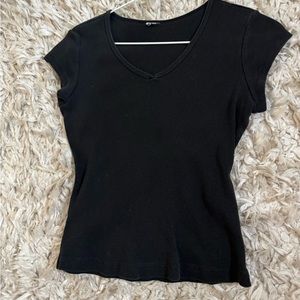 Brandy Melville, Simple black T-shirt